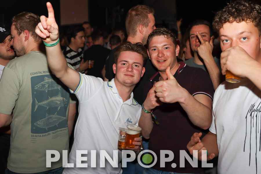 Publiek    Bezoekers (146)